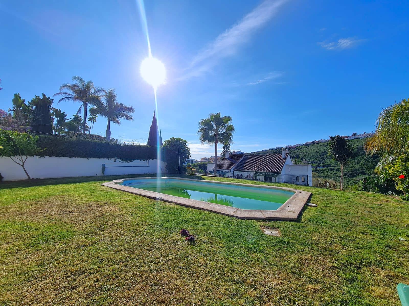 3 soveværelse Semi-Rækkehus til salg i La Duquesa / Puerto de la Duquesa med swimmingpool garage - € 575.000 (Ref: 9219269)