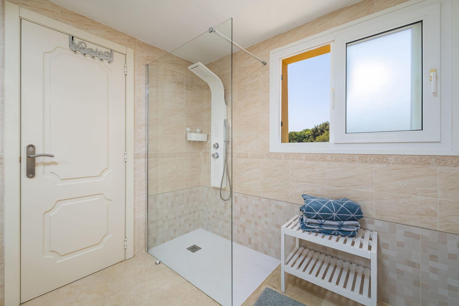 3 soveværelse Semi-Rækkehus til salg i Riviera del Sol med swimmingpool garage - € 520.000 (Ref: 9279584)