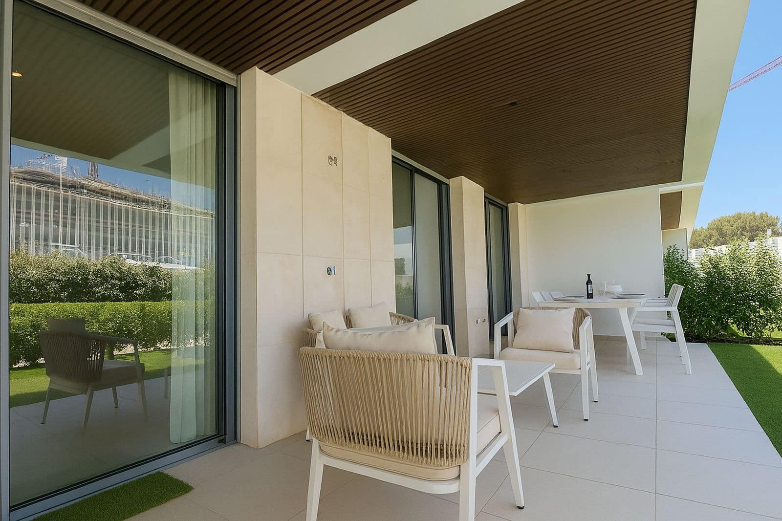 3 makuuhuone Ranta-asunto myytävänä paikassa Elviria mukana uima-altaan 
autotalli - 775 000 € (Ref: 9279604)