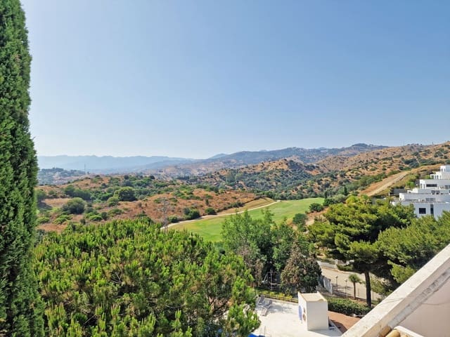 4 sypialnia Dom na sprzedaż w Calahonda, Mijas z basenem garażem - 675 000 € (Ref: 9293721)
