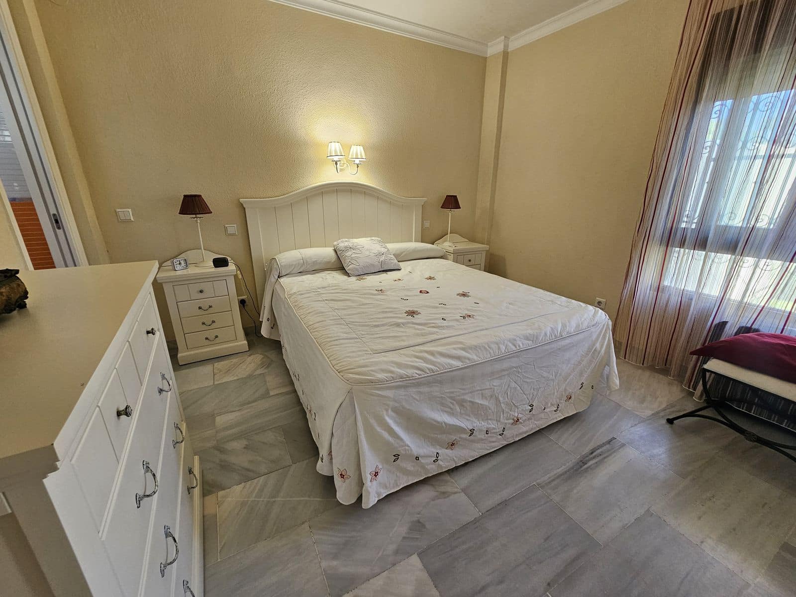 2 sypialnia Apartament przy plaży na sprzedaż w La Cala de Mijas z basenem garażem - 545 000 € (Ref: 9293834)