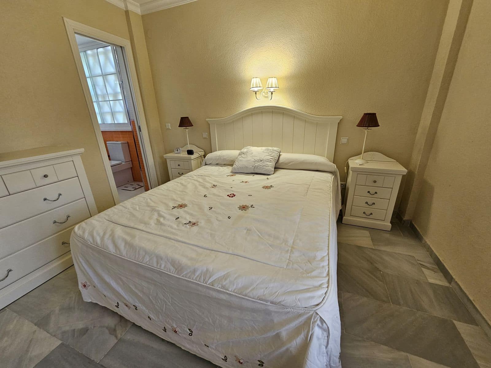 2 sypialnia Apartament przy plaży na sprzedaż w La Cala de Mijas z basenem garażem - 545 000 € (Ref: 9293834)