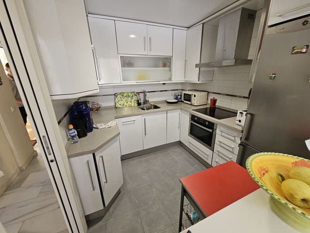 2 bedroom Beach Apartment for sale in La Cala de Mijas, Mijas with pool garage - € 545,000 (Ref: 9293834)