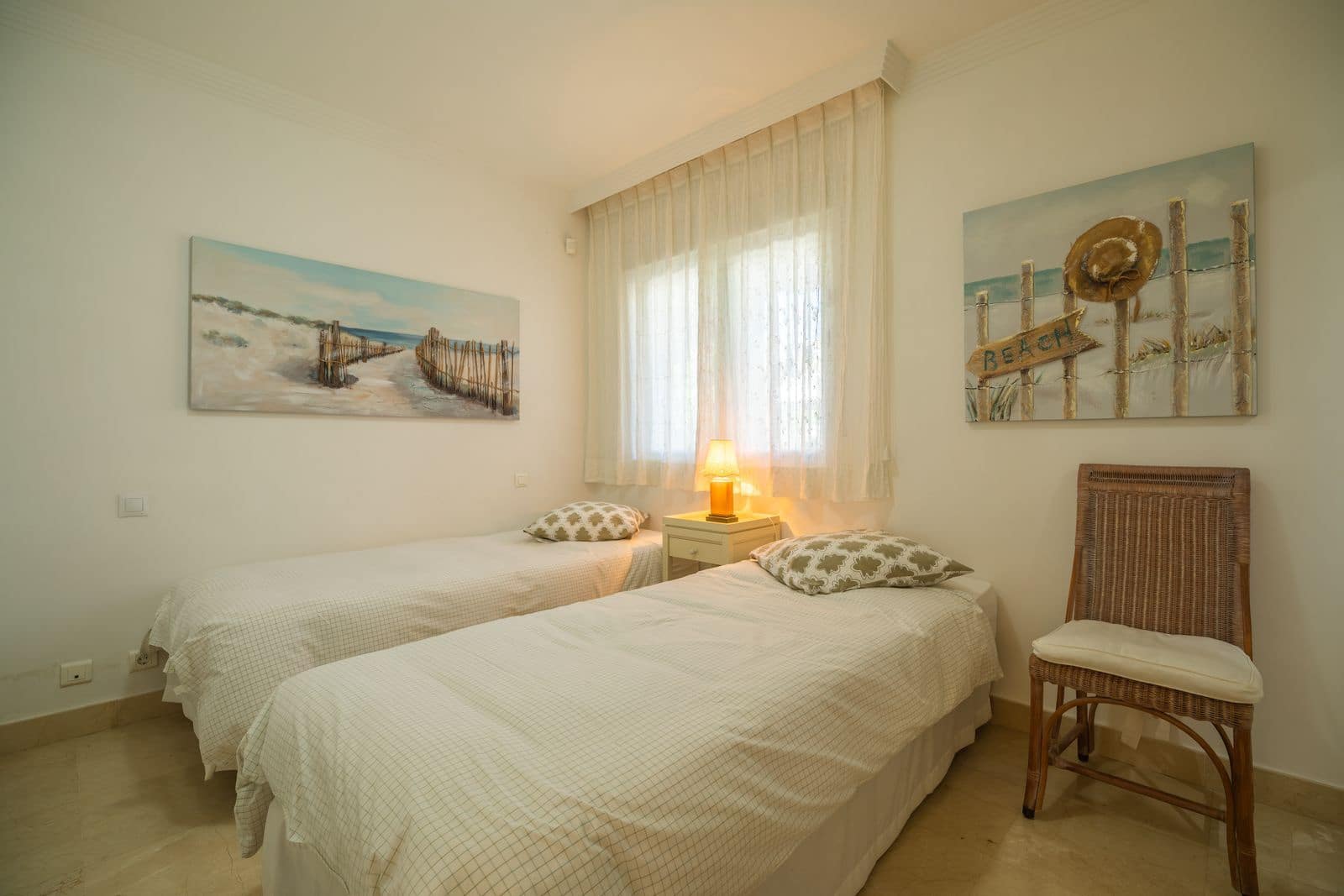 2 bedroom Beach Apartment for sale in Estepona with pool garage - € 575,000 (Ref: 9294963)