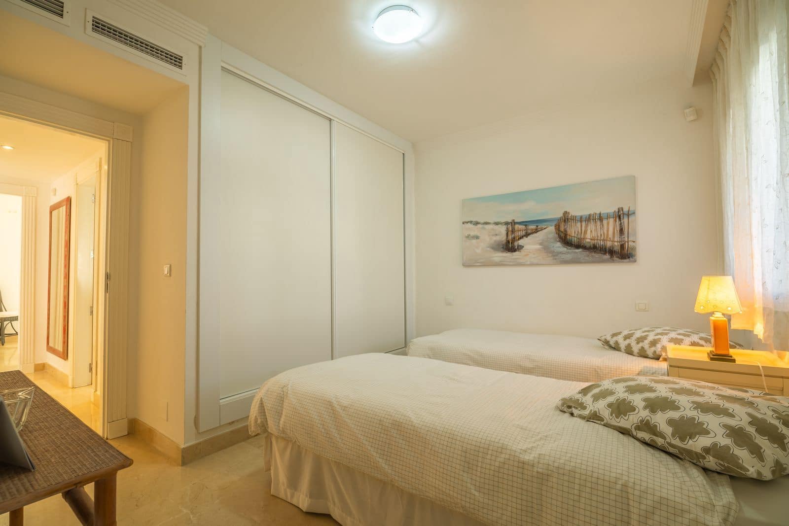 2 bedroom Beach Apartment for sale in Estepona with pool garage - € 575,000 (Ref: 9294963)