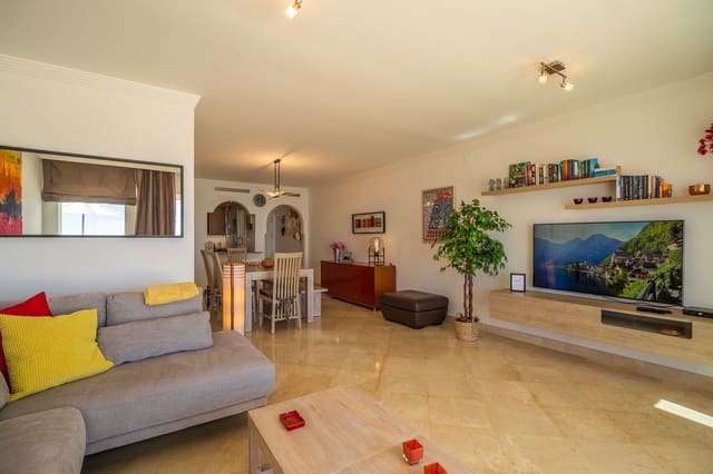 2 bedroom Beach Apartment for sale in Estepona with pool garage - € 575,000 (Ref: 9294963)