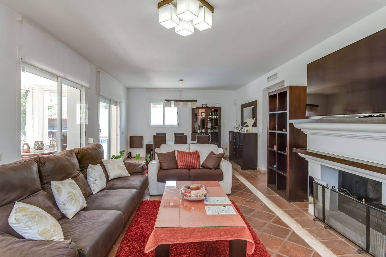 4 chambre Villa/Maison à vendre à La Duquesa / Puerto de la Duquesa avec piscine garage - 699 000 € (Ref: 9295067)