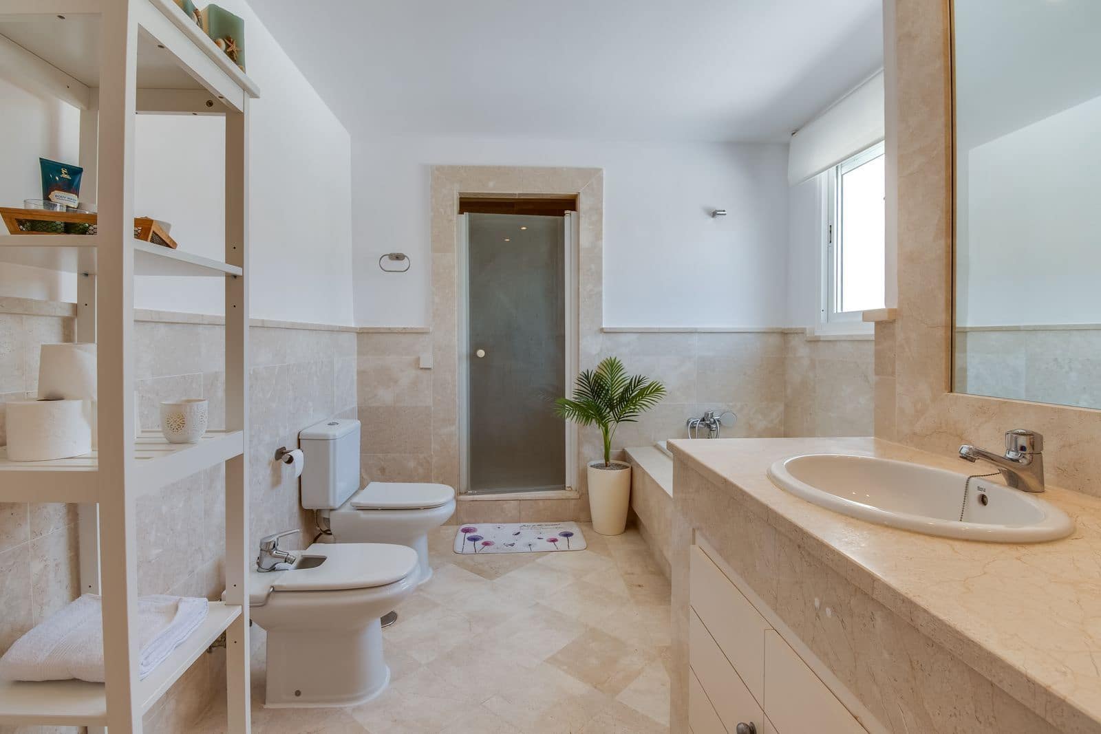 4 chambre Villa/Maison à vendre à La Duquesa / Puerto de la Duquesa avec piscine garage - 699 000 € (Ref: 9295067)