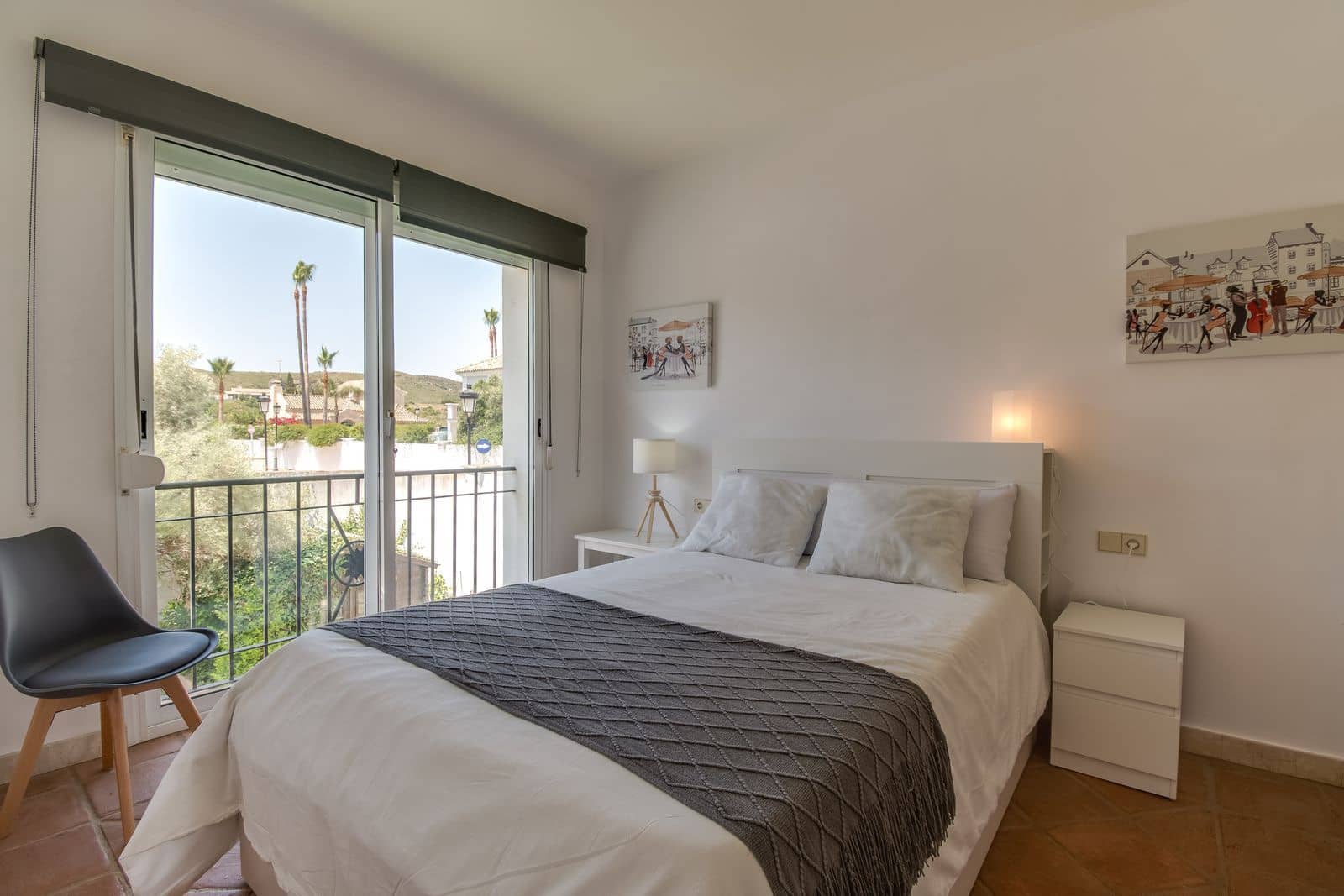 4 chambre Villa/Maison à vendre à La Duquesa / Puerto de la Duquesa avec piscine garage - 699 000 € (Ref: 9295067)