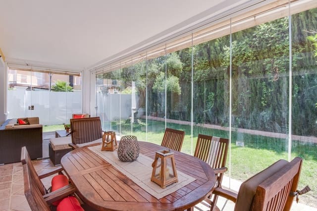 4 chambre Villa/Maison à vendre à La Duquesa / Puerto de la Duquesa, Manilva avec piscine garage - 699 000 € (Ref: 9295067)