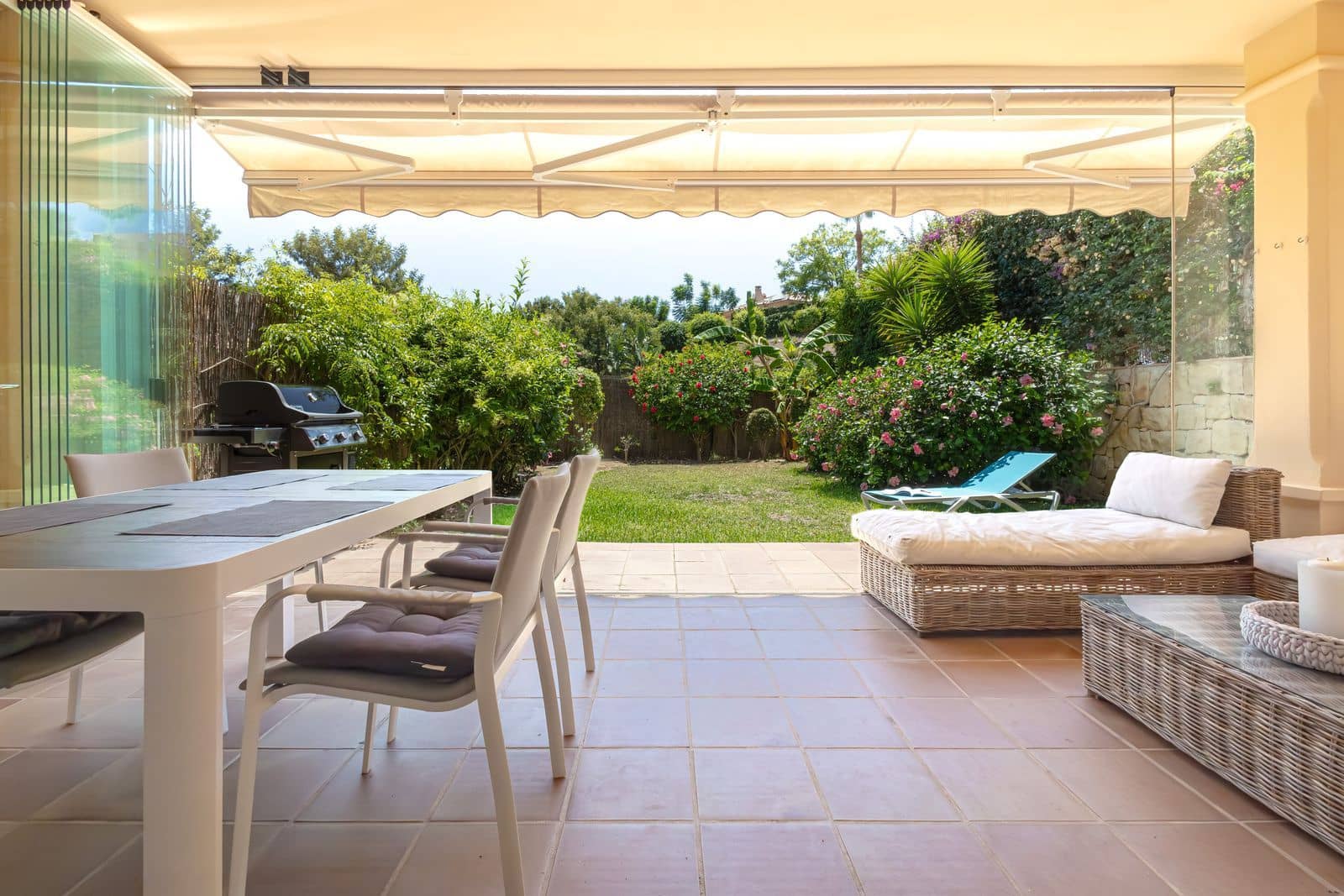 3 sovrum Semi-fristående Villa till salu i Riviera del Sol med pool garage - 520 000 € (Ref: 9296311)