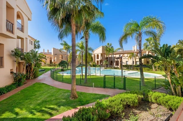 3 makuuhuone Huoneisto myytävänä paikassa El Paraiso, Estepona mukana uima-altaan 
autotalli - 599 000 € (Ref: 9296314)