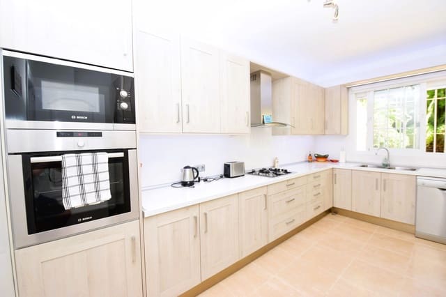 3 soveværelse Villa til salg i Torrenueva, Mijas med swimmingpool garage - € 875.000 (Ref: 9301935)