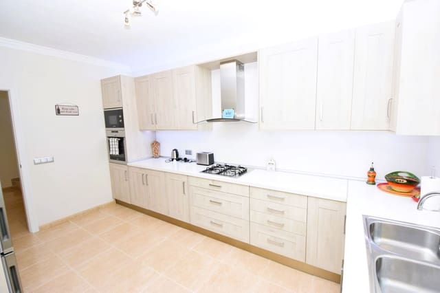 3 soveværelse Villa til salg i Torrenueva, Mijas med swimmingpool garage - € 875.000 (Ref: 9301935)