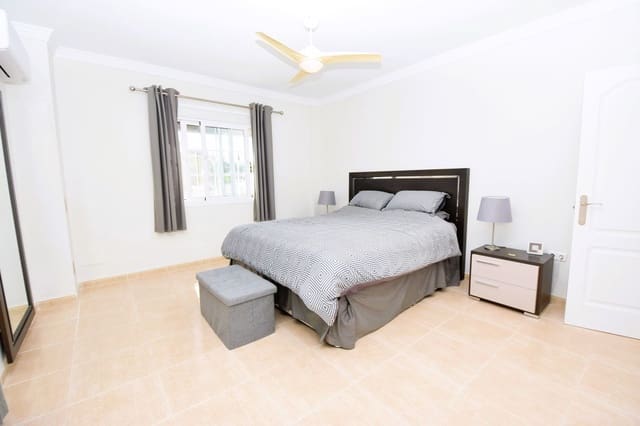 3 soveværelse Villa til salg i Torrenueva, Mijas med swimmingpool garage - € 875.000 (Ref: 9301935)