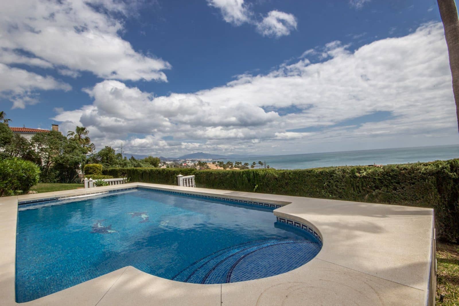 4 soverom Villa til salgs i Estepona med svømmebasseng garasje - € 790 000 (Ref: 9301938)