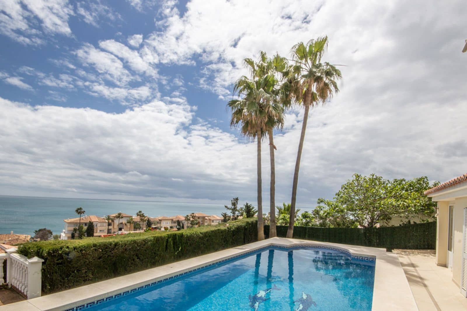 4 soverom Villa til salgs i Estepona med svømmebasseng garasje - € 790 000 (Ref: 9301938)