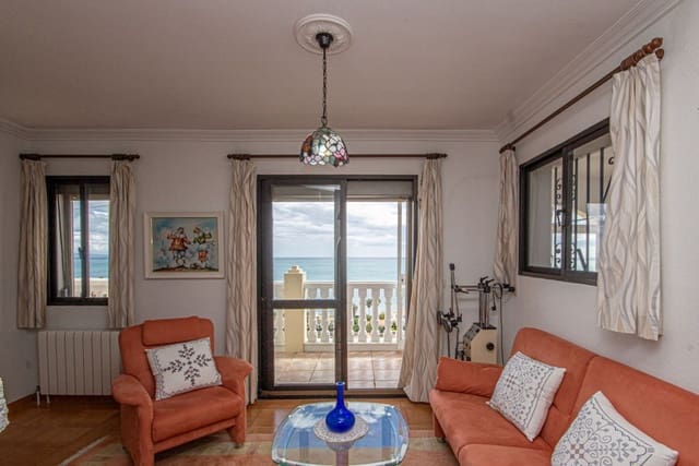 4 soverom Villa til salgs i Estepona med svømmebasseng garasje - € 790 000 (Ref: 9301938)