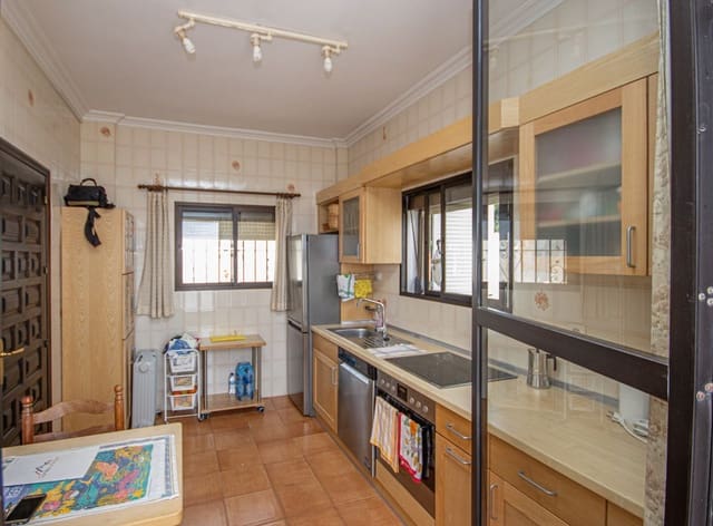 4 soverom Villa til salgs i Estepona med svømmebasseng garasje - € 790 000 (Ref: 9301938)