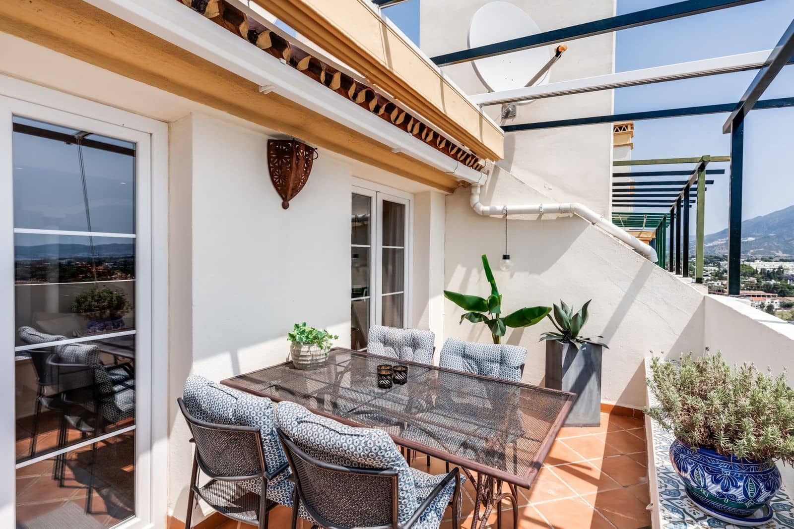 2 soveværelse Penthouse til salg i Nueva Andalucia med swimmingpool garage - € 560.000 (Ref: 9306972)