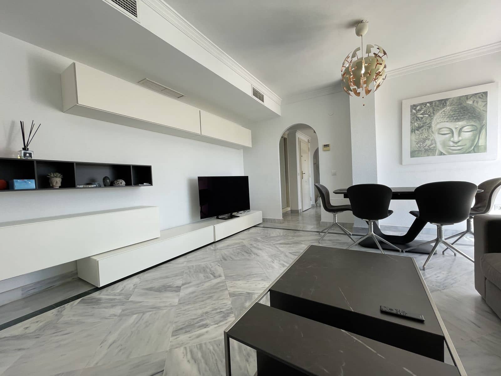 2 sypialnia Penthouse na sprzedaż w Nueva Andalucia z basenem garażem - 590 000 € (Ref: 9307063)