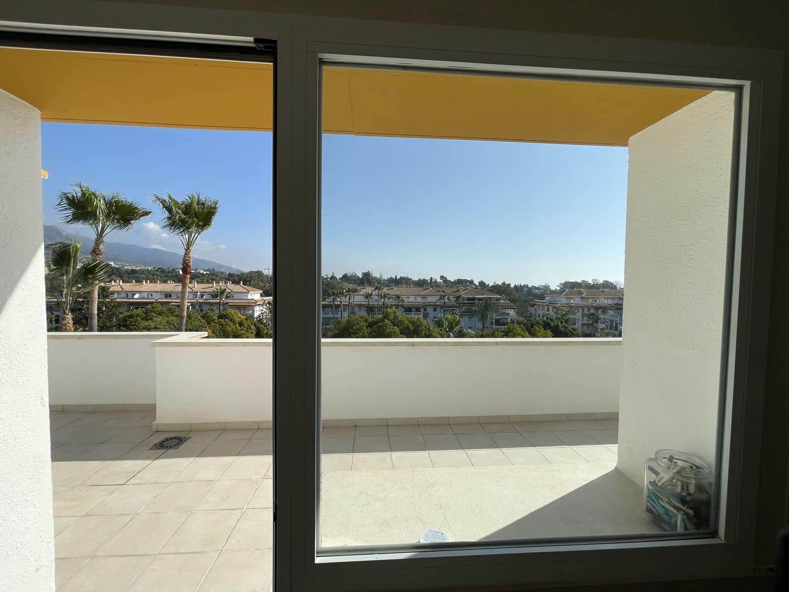 2 sypialnia Penthouse na sprzedaż w Nueva Andalucia z basenem garażem - 590 000 € (Ref: 9307063)