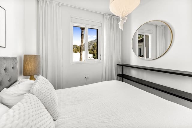 3 quarto Penthouse para venda em Nueva Andalucia, Marbella com piscina garagem - 540 000 € (Ref: 9307148)