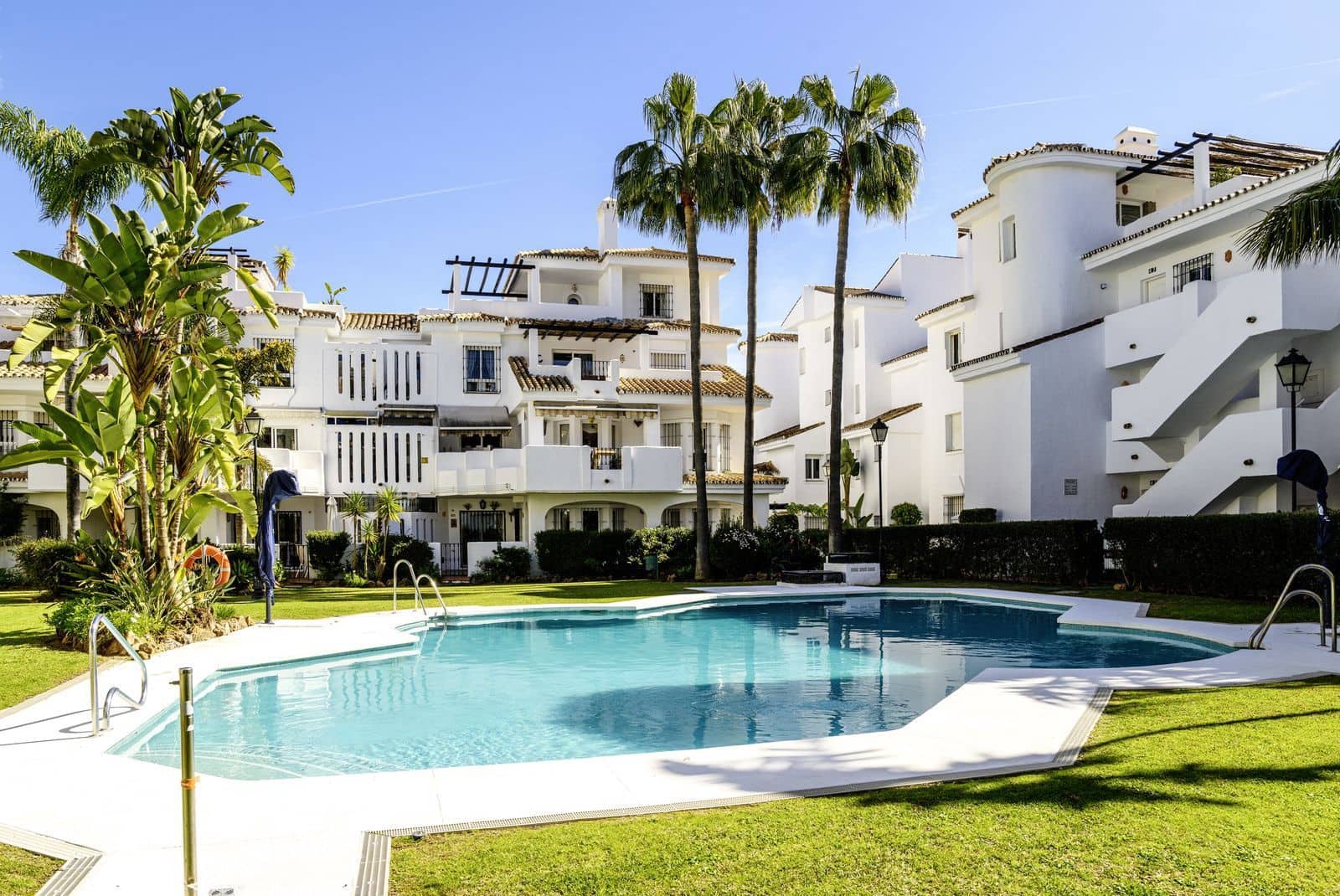 3 quarto Penthouse para venda em Nueva Andalucia com piscina garagem - 540 000 € (Ref: 9307148)