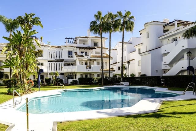 3 quarto Penthouse para venda em Nueva Andalucia, Marbella com piscina garagem - 540 000 € (Ref: 9307148)