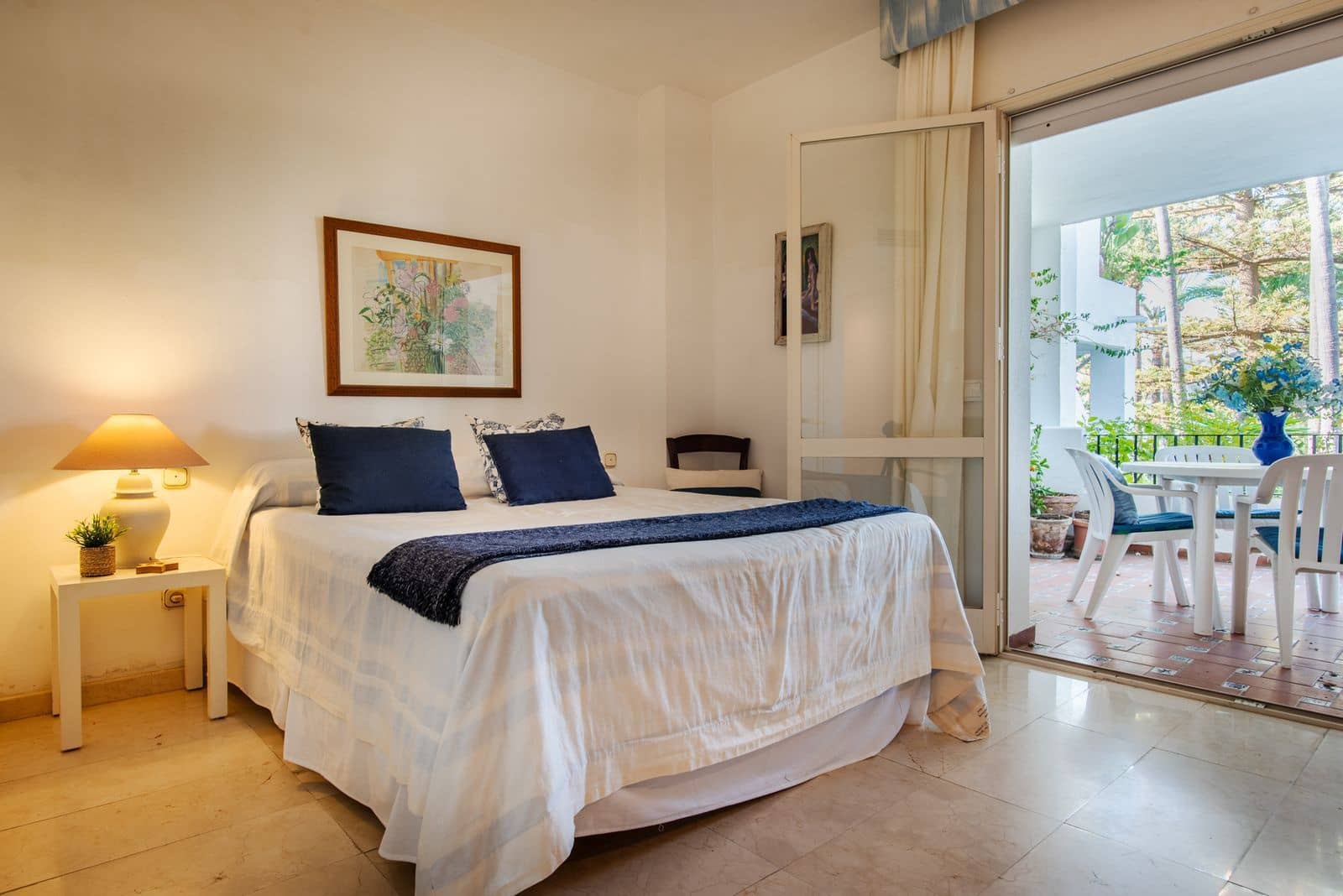 2 makuuhuone Ranta-asunto myytävänä paikassa San Pedro de Alcantara mukana uima-altaan 
autotalli - 695 000 € (Ref: 9314574)