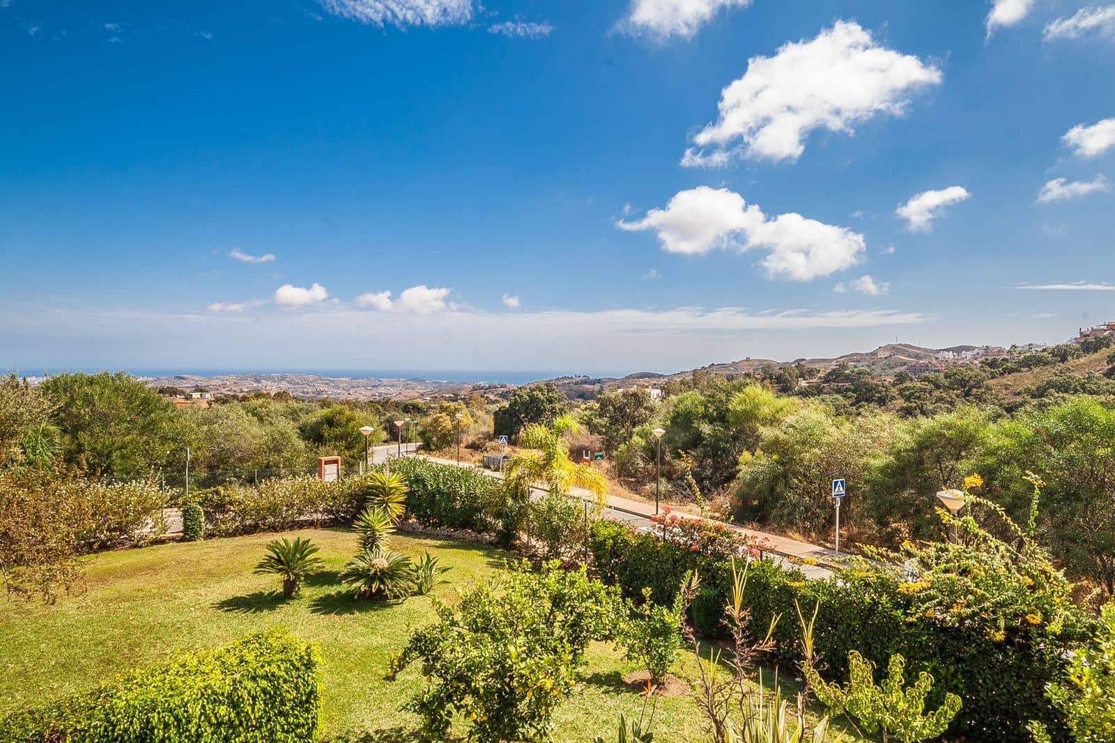 2 makuuhuone Huoneisto myytävänä paikassa La Mairena mukana uima-altaan 
autotalli - 385 000 € (Ref: 9314588)