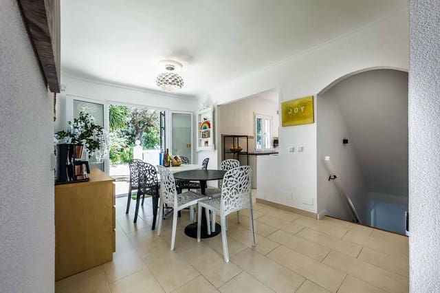 4 Zimmer Villa zu verkaufen in Benalmádena mit Pool Garage - 995.000 € (Ref: 9325423)