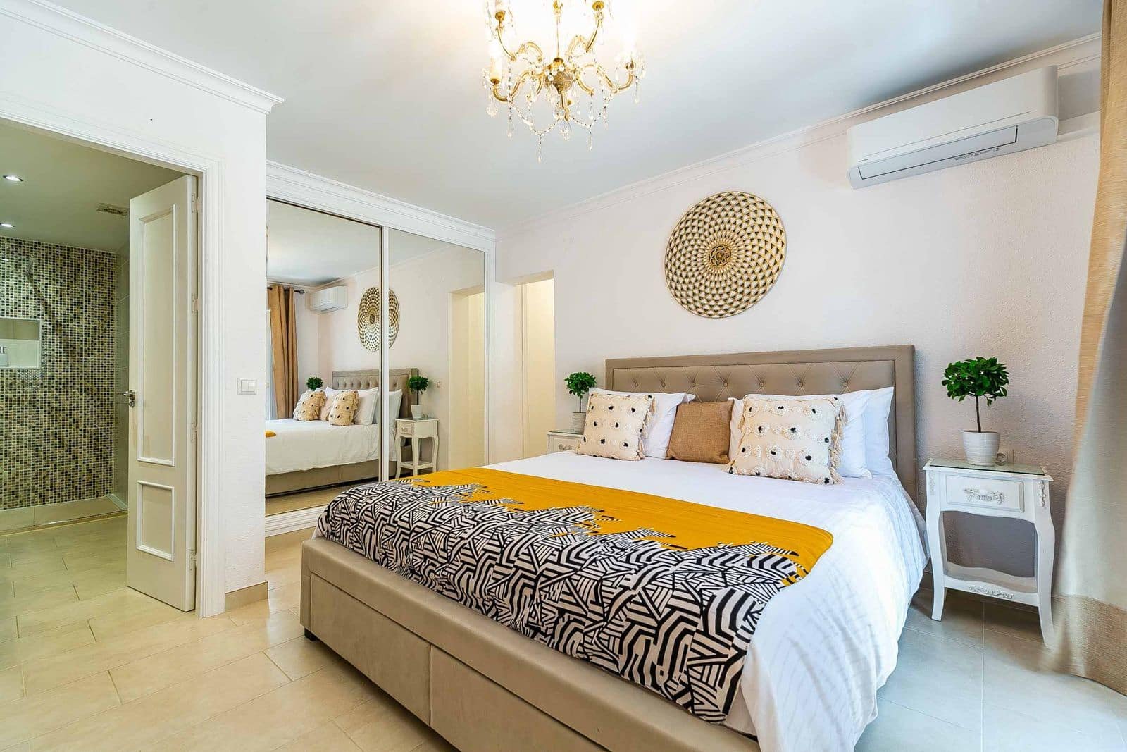 4 Zimmer Villa zu verkaufen in Benalmadena mit Pool Garage - 995.000 € (Ref: 9325423)