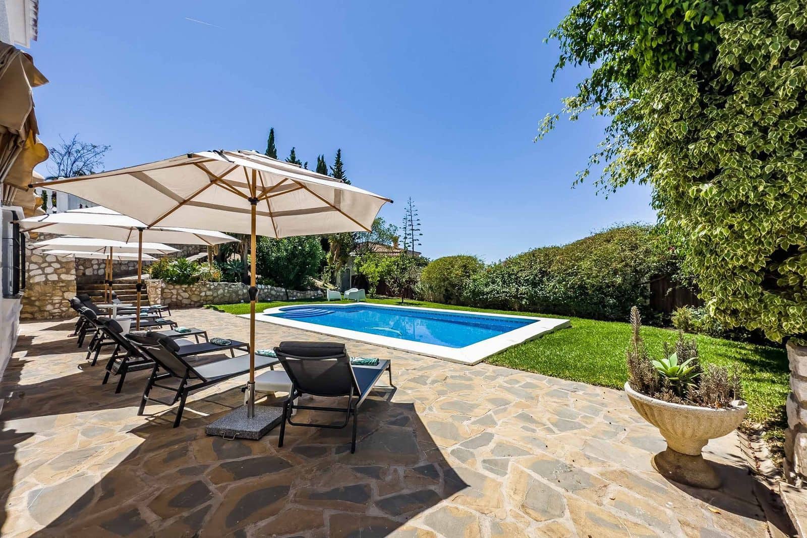 4 Zimmer Villa zu verkaufen in Benalmadena mit Pool Garage - 995.000 € (Ref: 9325423)