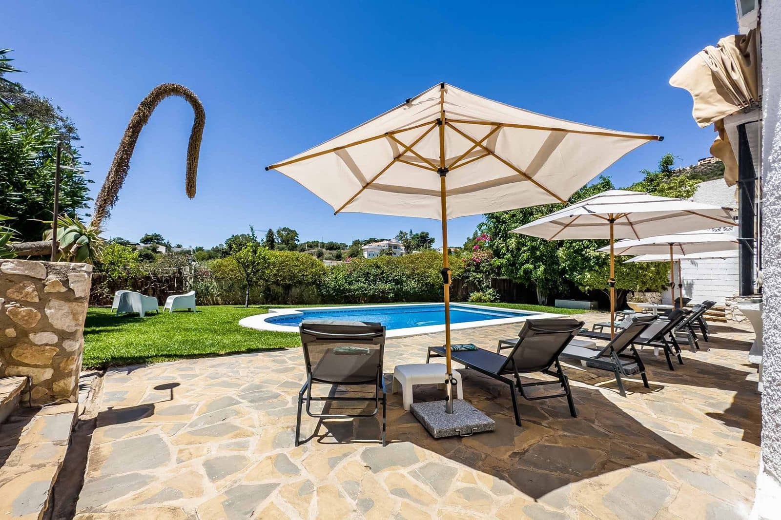 4 Zimmer Villa zu verkaufen in Benalmadena mit Pool Garage - 995.000 € (Ref: 9325423)