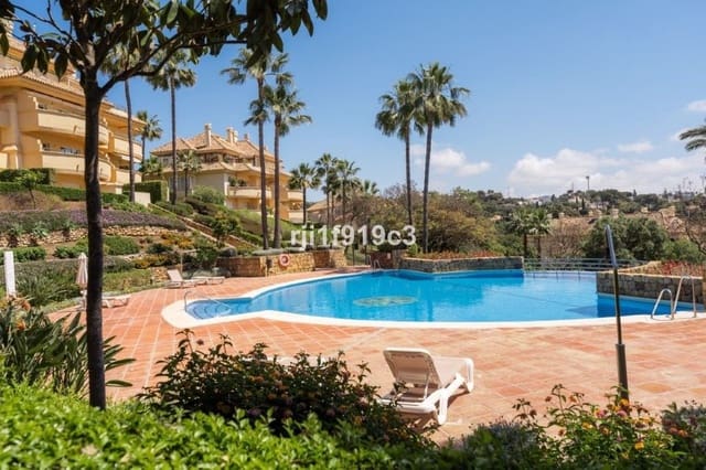 3 bedroom Apartment for sale in Elviria, Marbella with pool garage - € 650,000 (Ref: 9325424)