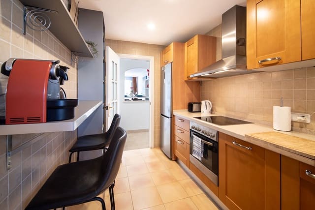 3 slaapkamer Penthouse te koop in Los Arqueros, Benahavís met zwembad garage - € 550.000 (Ref: 9329735)