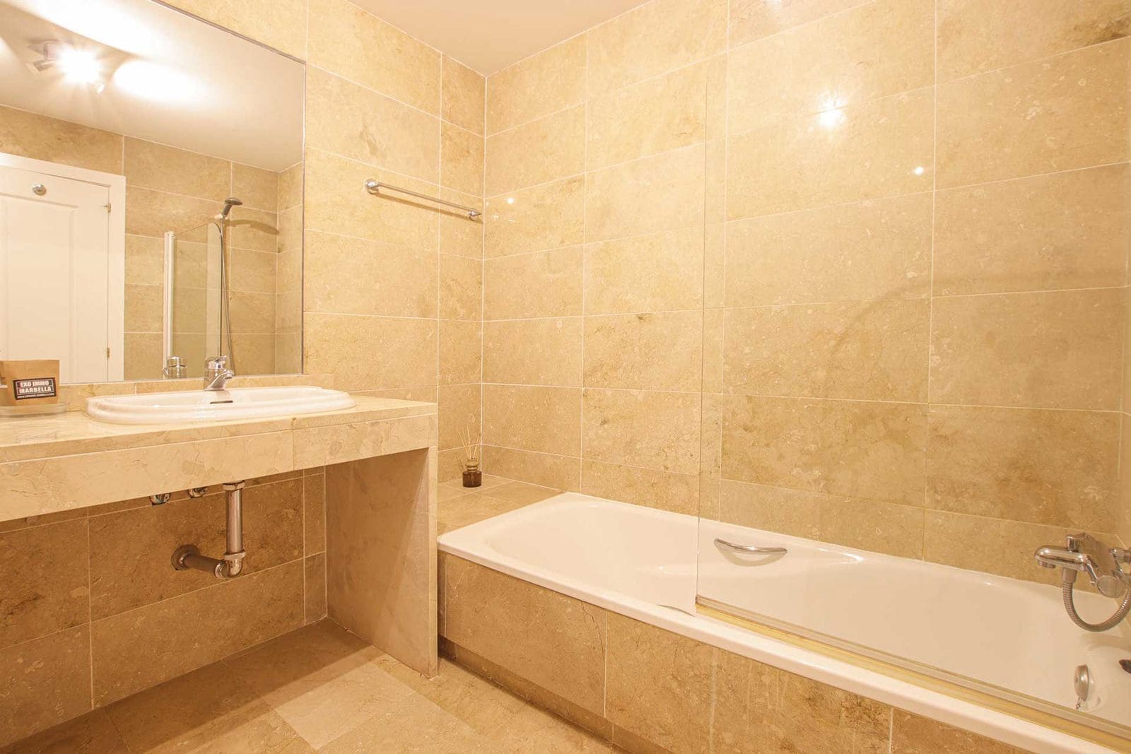 2 soveværelse Lejlighed til salg i Calahonda med swimmingpool garage - € 329.000 (Ref: 9329740)