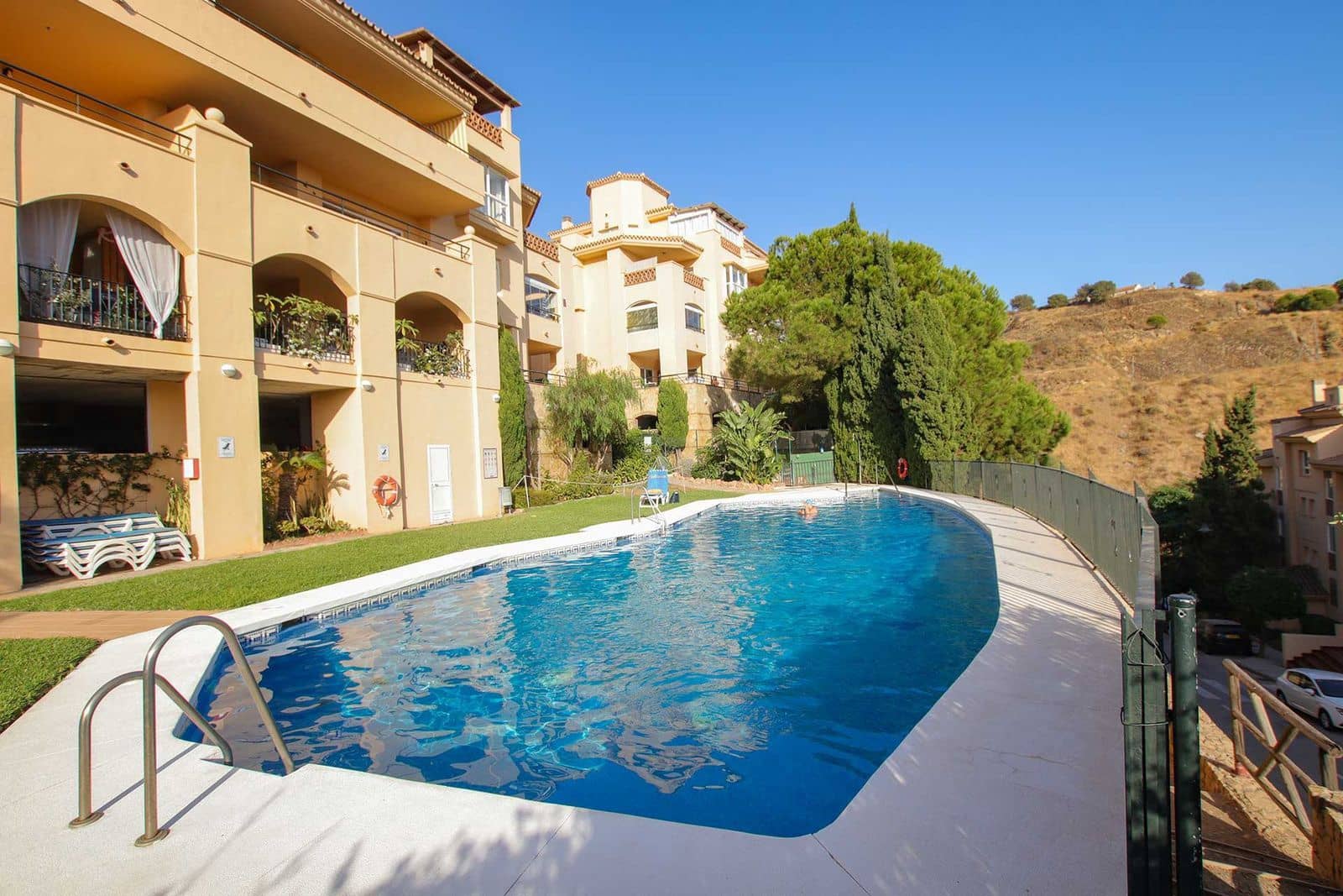 2 soveværelse Lejlighed til salg i Calahonda med swimmingpool garage - € 329.000 (Ref: 9329740)