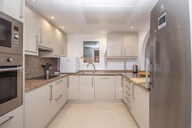 4 camera da letto Villetta Bifamiliare in vendita in Riviera del Sol, Mijas con piscina garage - 579.000 € (Rif: 9343886)