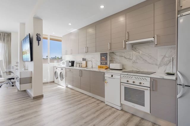 2 makuuhuone Huoneisto myytävänä paikassa La Cala de Mijas, Mijas mukana uima-altaan 
autotalli - 499 000 € (Ref: 9347958)