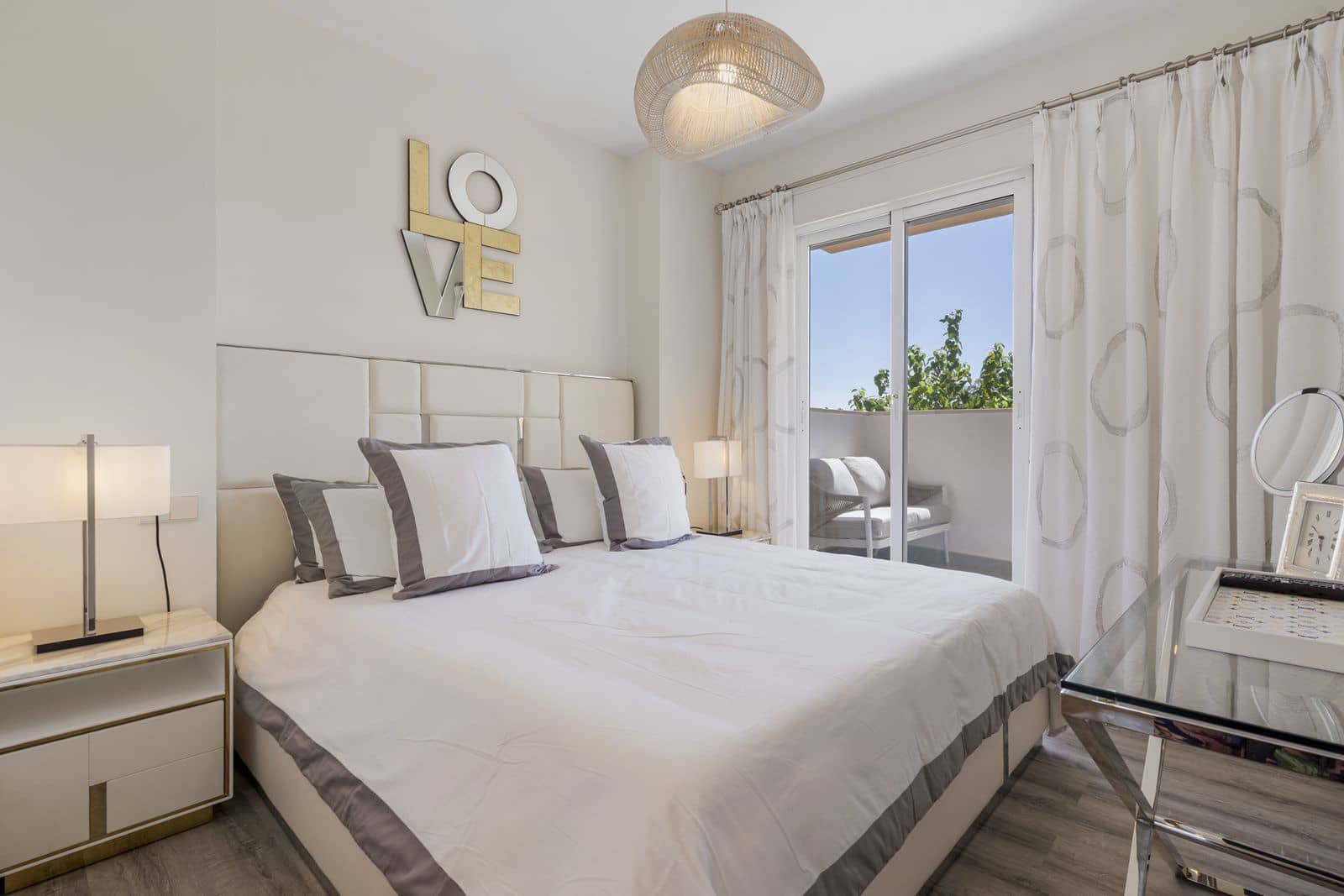 2 makuuhuone Huoneisto myytävänä paikassa La Cala de Mijas mukana uima-altaan 
autotalli - 499 000 € (Ref: 9347958)