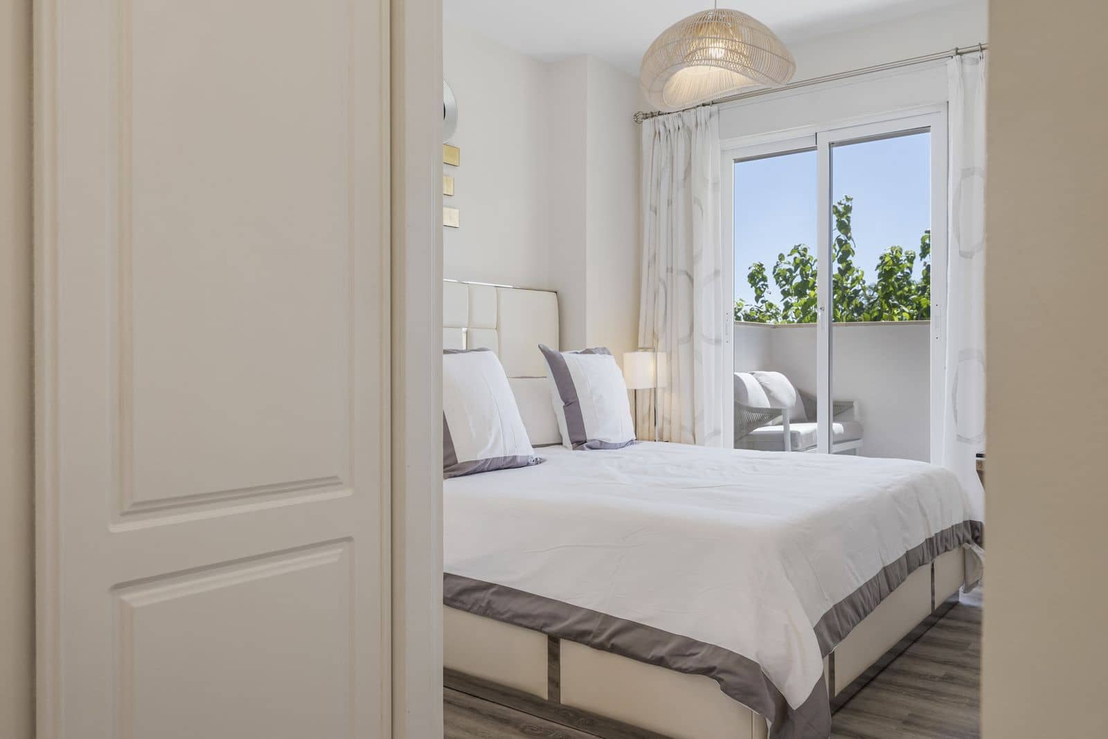 2 makuuhuone Huoneisto myytävänä paikassa La Cala de Mijas mukana uima-altaan 
autotalli - 499 000 € (Ref: 9347958)