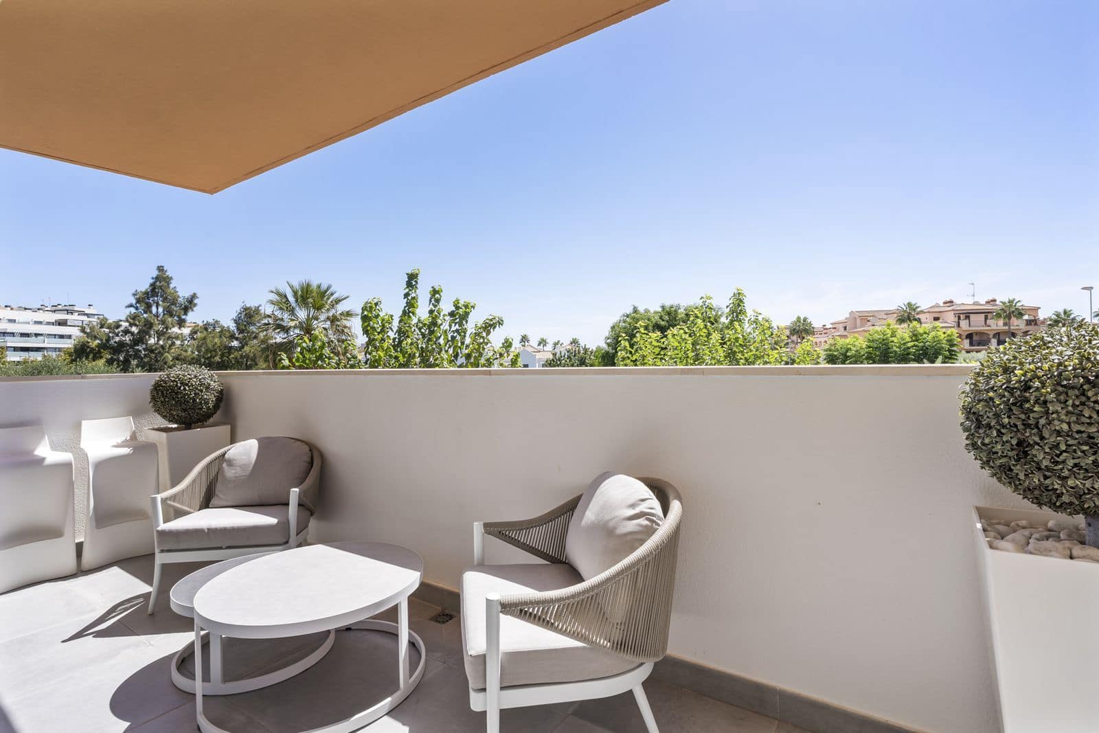 2 makuuhuone Huoneisto myytävänä paikassa La Cala de Mijas mukana uima-altaan 
autotalli - 499 000 € (Ref: 9347958)