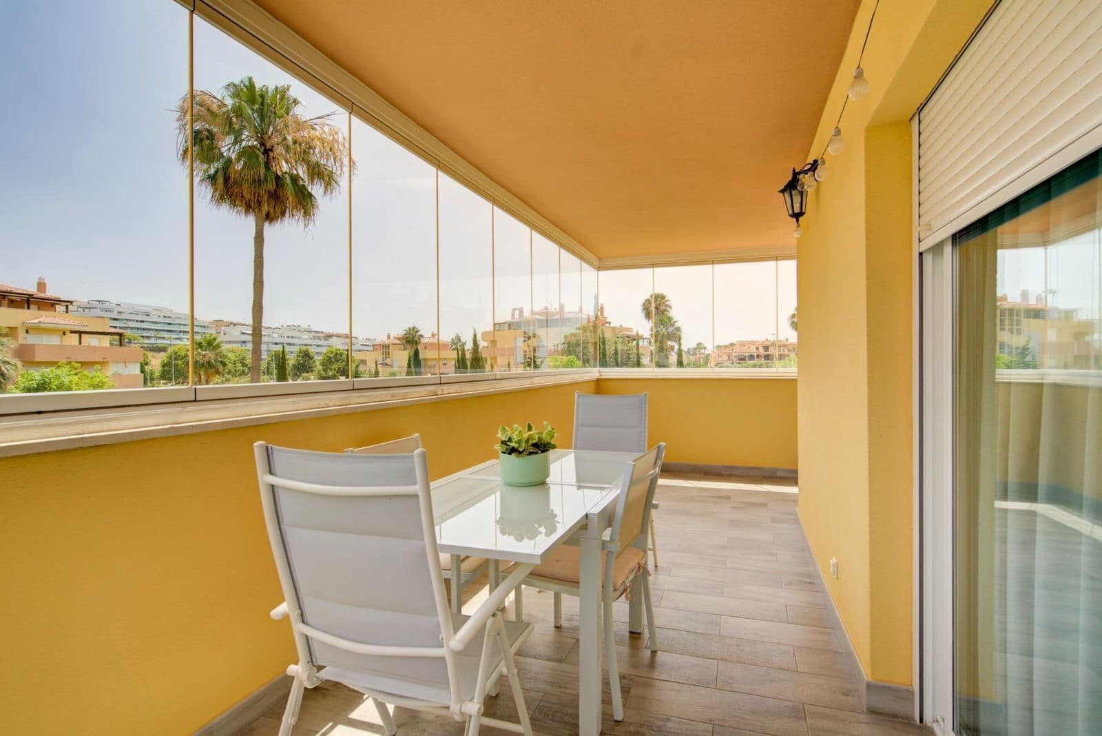 2 soverom Leilighet til salgs i La Cala de Mijas med svømmebasseng garasje - € 385 000 (Ref: 9347959)