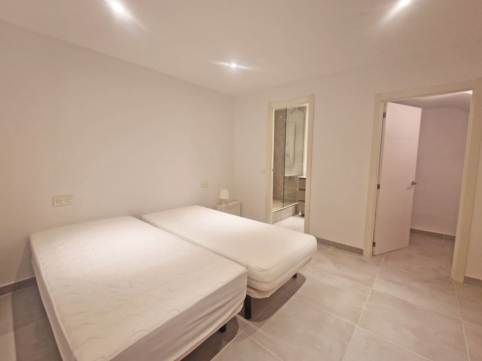 4 soverom Kjedet enebolig til salgs i Cabopino med svømmebasseng garasje - € 595 000 (Ref: 9348511)