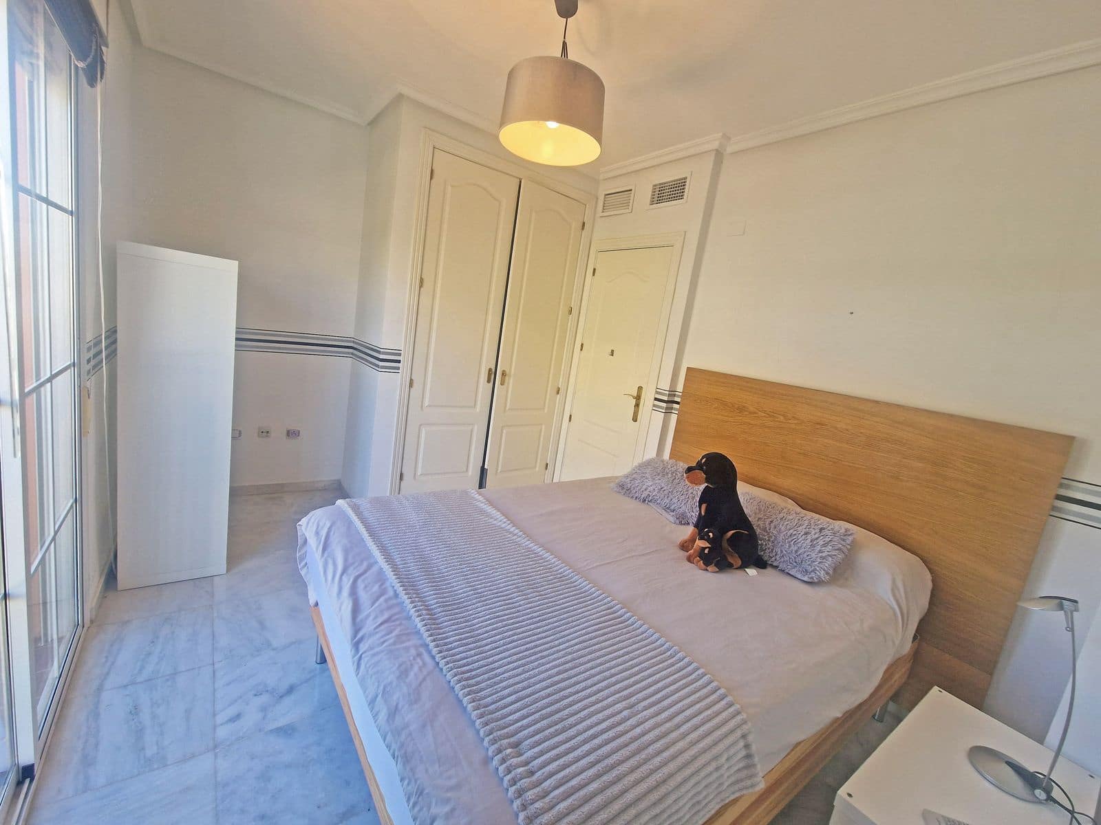 4 soverom Kjedet enebolig til salgs i Cabopino med svømmebasseng garasje - € 595 000 (Ref: 9348511)