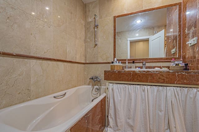 2 sypialnia Apartament na sprzedaż w Guadalmina Baja, Marbella z basenem garażem - 419 000 € (Ref: 9352782)