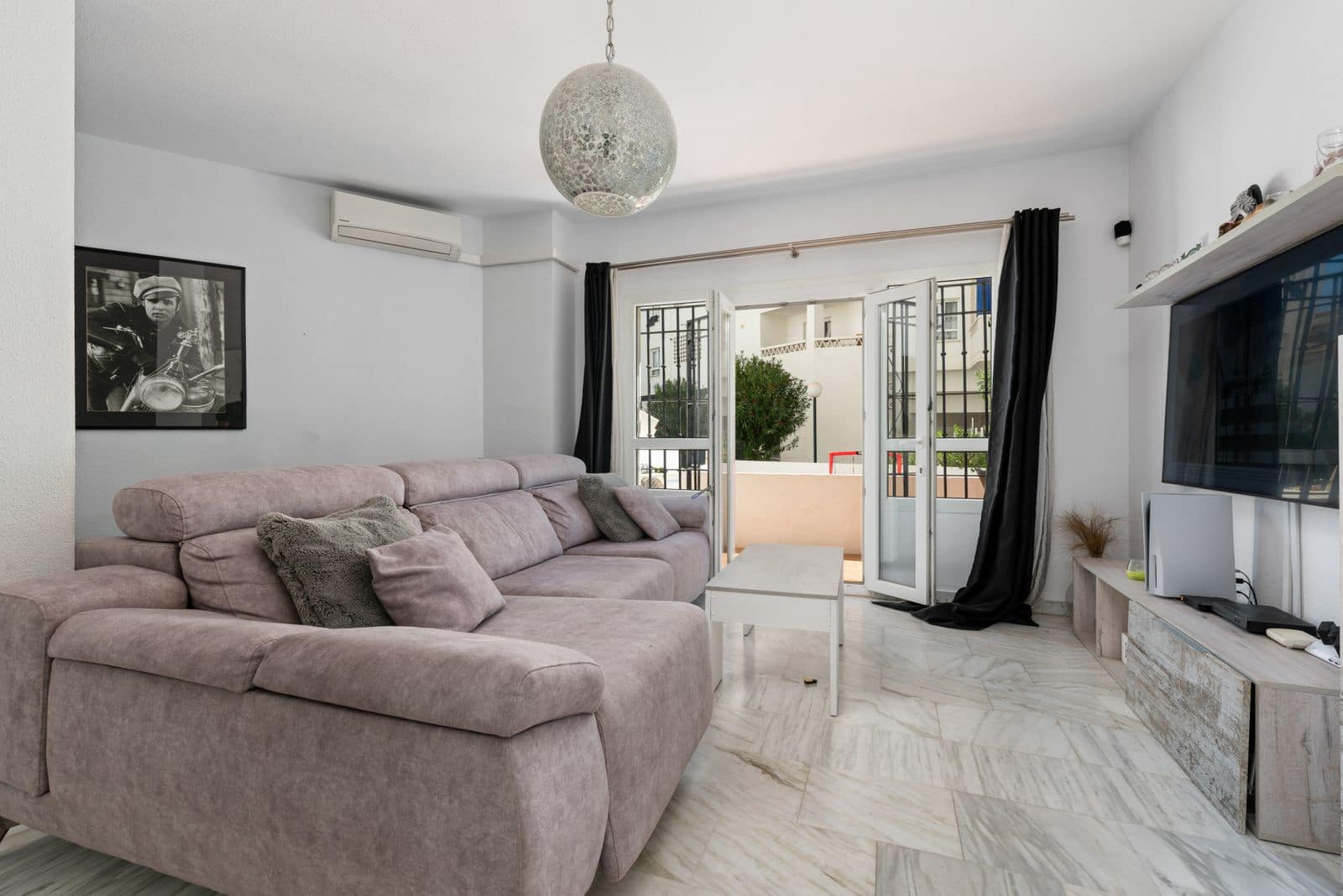 4 quarto Apartamento para venda em Nueva Andalucia com piscina garagem - 349 000 € (Ref: 9354197)