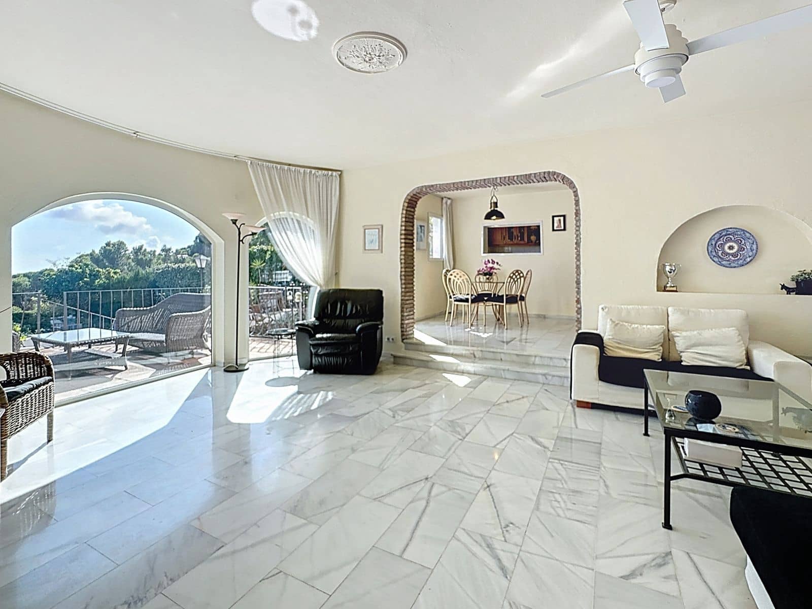 4 bedroom Villa for sale in Mijas with pool garage - € 975,000 (Ref: 9354205)